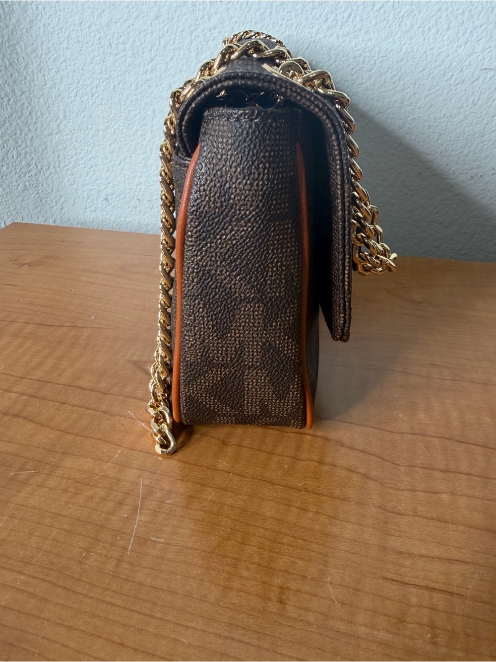 Michael Kors Hamilton Shoulder Bag - Picture 10 of 11
